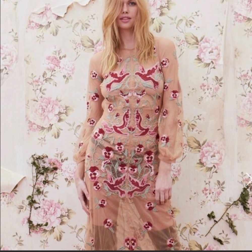 For Love and Lemons Dove Embroidered Maxi Dress size Small NWT